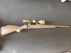 Weatherby rifle and scope_3