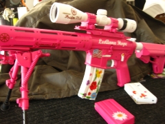 Tactical Ar-15 in pink and white_10